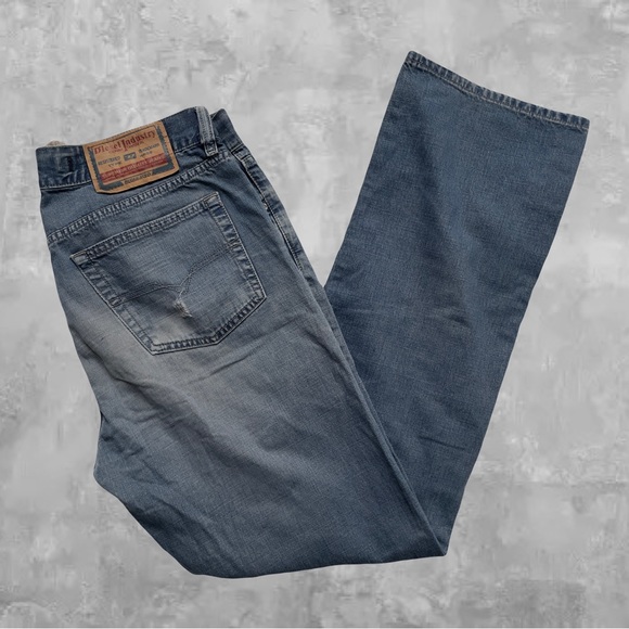 Vintage Diesel Industry Jeans 34x30 Straight Leg Made in Italy - Picture 2 of 12